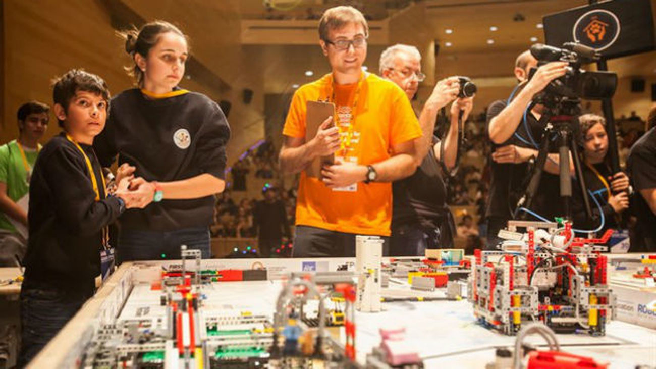 Puñado halcón esta ahí Unos 15.000 jóvenes españoles participan en el torneo 'First Lego League'  Madrid
