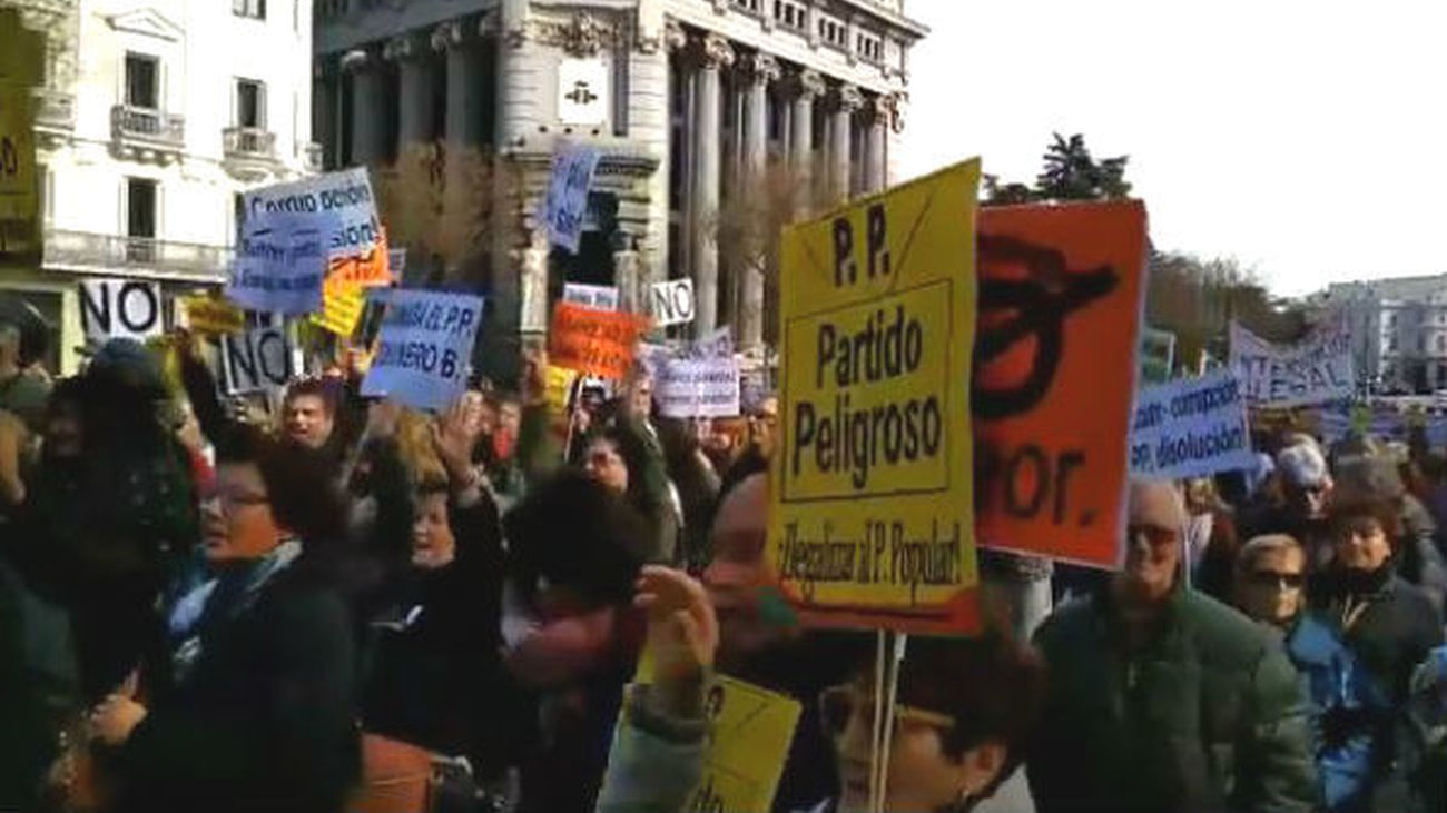 Los afectados de Forum Afinsa se suman a la marcha contra la corrupcion