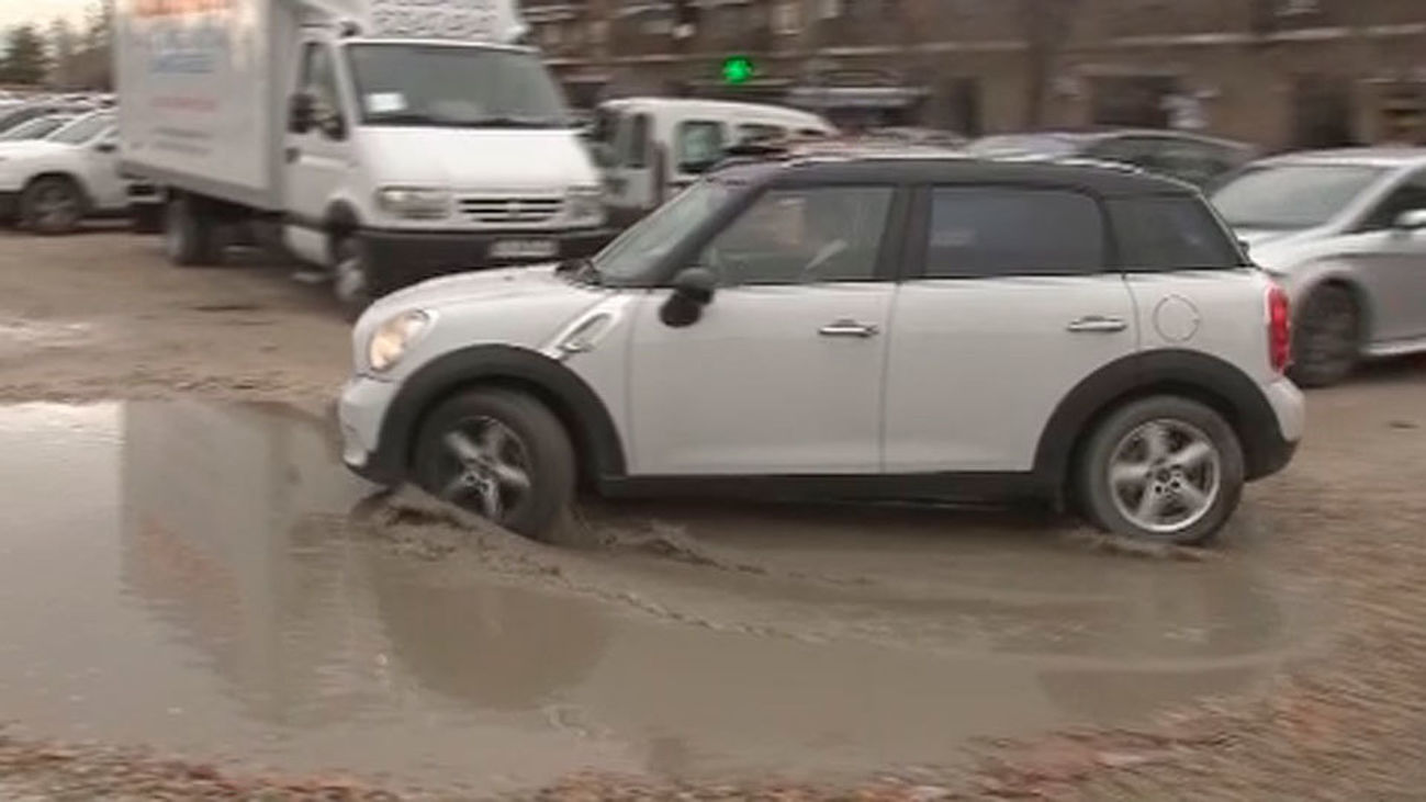 Los vecinos de "Parque Europa" denuncian el mal estado de un aparcamiento