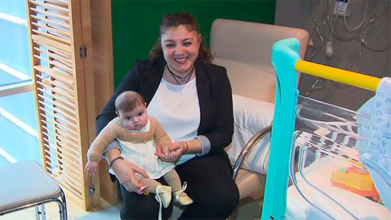 Carla, el bebé que recibió un corazón incompatible con su sangre, sale del Gregorio Marañón