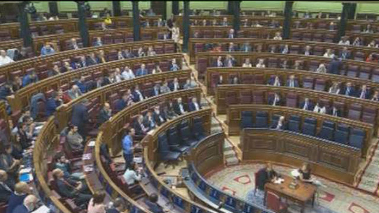 Acusan a PP y Cs de estar paralizando el Parlamento