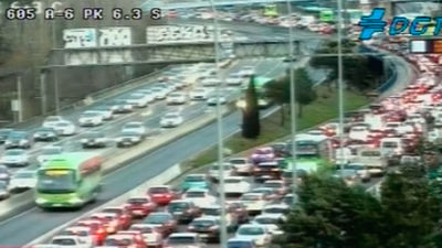 Atascos kilométricos en Madrid en un lunes con varios accidentes