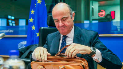 Guindos cree "crucial" la independencia de los bancos centrales