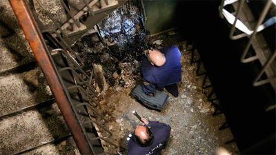 Un muerto y dos heridos muy graves en el incendio de un edificio en Siero