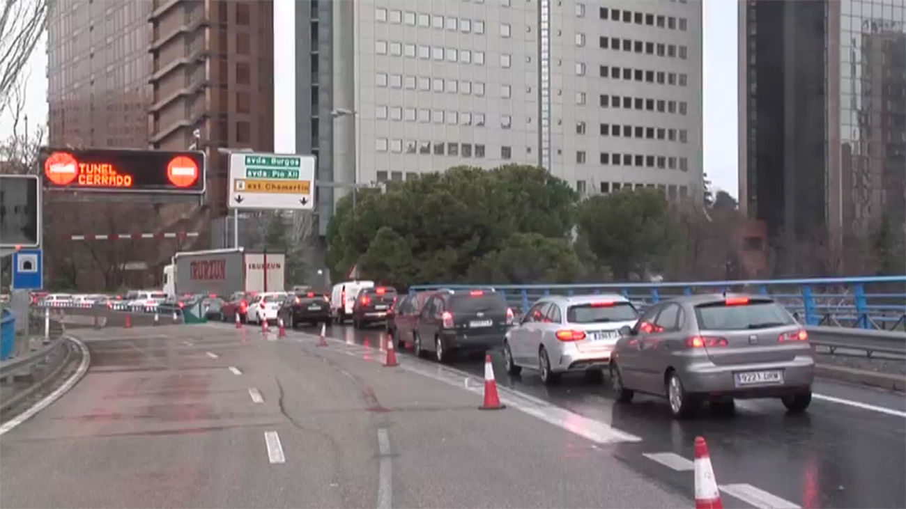 Lluvia + Túneles cerrados = Caos circulatorio