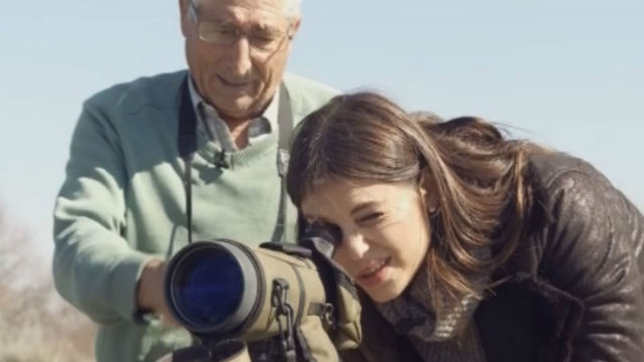 Paracuellos acompaña a sus mayores con 'Adopta a un abuelo'