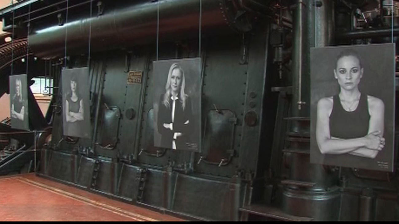 Una exposición fotográfica en la Nave Motores reivindica a la mujer