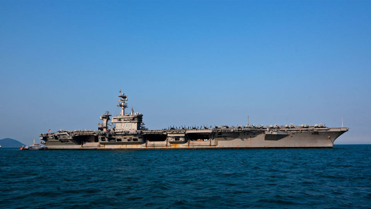 Un portaviones de EEUU atraca en Vietnam 50 años después de la guerra