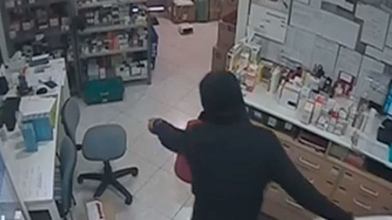 Detenido un hombre por asaltar, encapuchado  y con un destornillador, seis farmacias en un mes