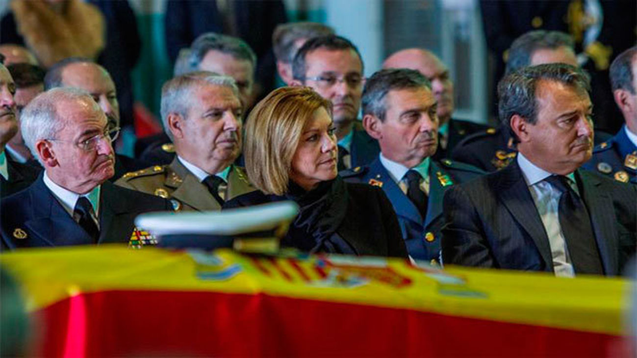 Cospedal impone la Cruz al Mérito Naval al capitán de fragata fallecido en la Antártida