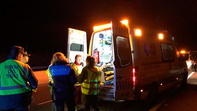 Un joven de 23 años, grave tras ser atropellado mientras cambiaba una rueda de su vehículo