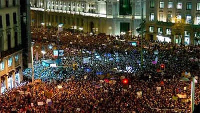 Centenares de miles de mujeres salen a las calles de las ciudades españolas