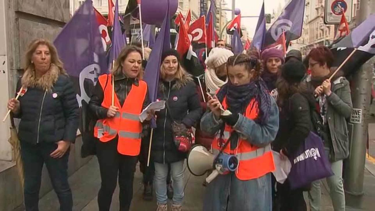 Acompañamos a la primera manifestación de la huelga feminista