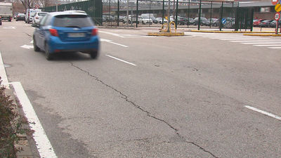 Socavones, baches y grietas, así están las carreteras madrileñas