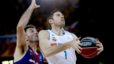 94-72. Un Real Madrid irreconocible no 'comparece' en Barcelona