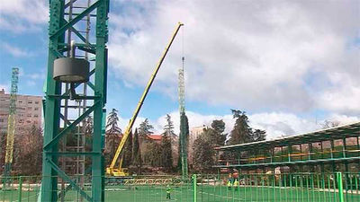 Desmontadas las torres de iluminación del campo del Golf del Canal