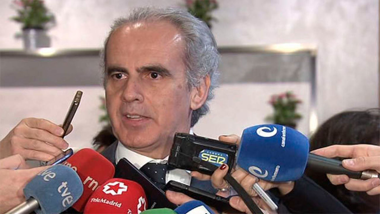 Ruiz Escudero dice que no habrá ninguna dimisión en Sanidad por la querella de las ambulancias