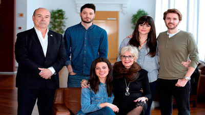 Concha Velasco se retira del teatro con la obra "El funeral" dirigida por su hijo