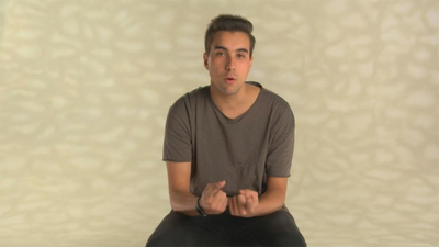 La visión de la sociedad de Adrián, a ritmo de rap