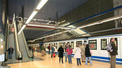 Metro dice que circulan el 70% de trenes y los maquinistas que el seguimiento es total