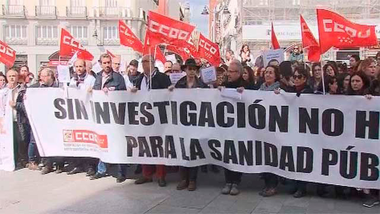 Investigadores madrileños se concentran en Sol para protestar por su "precariedad"