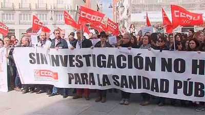 Investigadores madrileños se concentran en Sol para protestar por su "precariedad"