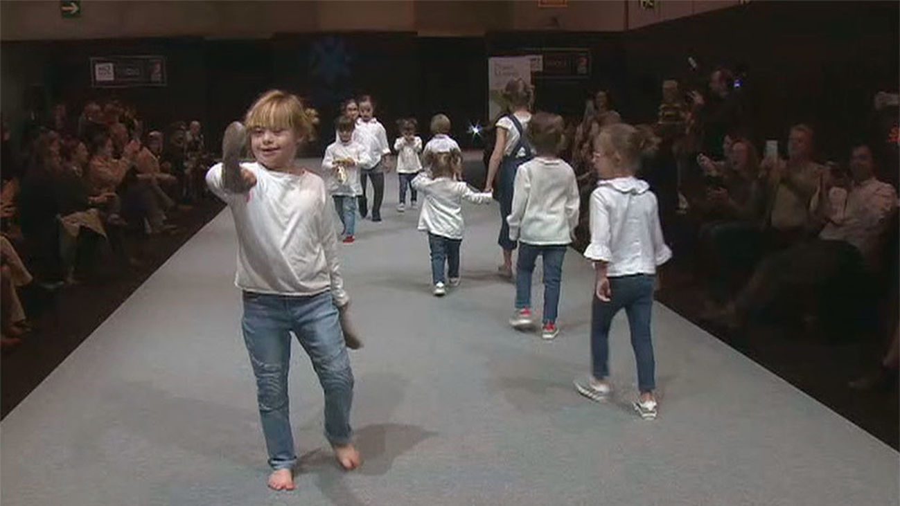 Modelos con síndrome de Down para un desfile de bodas