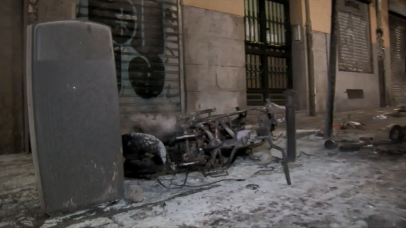 Las imágenes más impactantes de los disturbios en Lavapiés