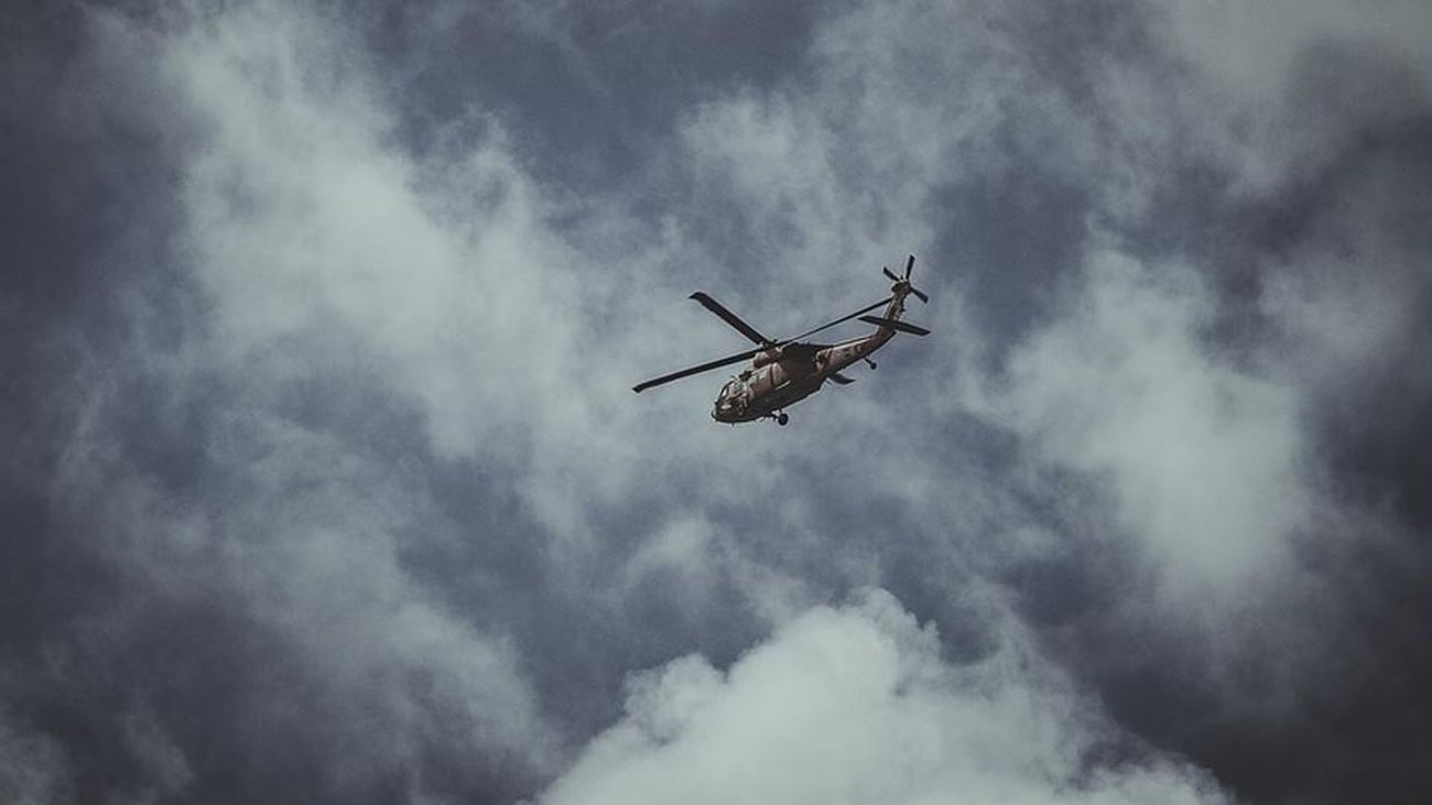 Begoña de Marcos es la única mujer de los 32 pilotos de helicóptero con los que cuenta la DGT