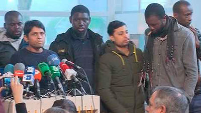 Los manteros reprochan a Carmena que no les haya contactado y sí al cónsul de Senegal