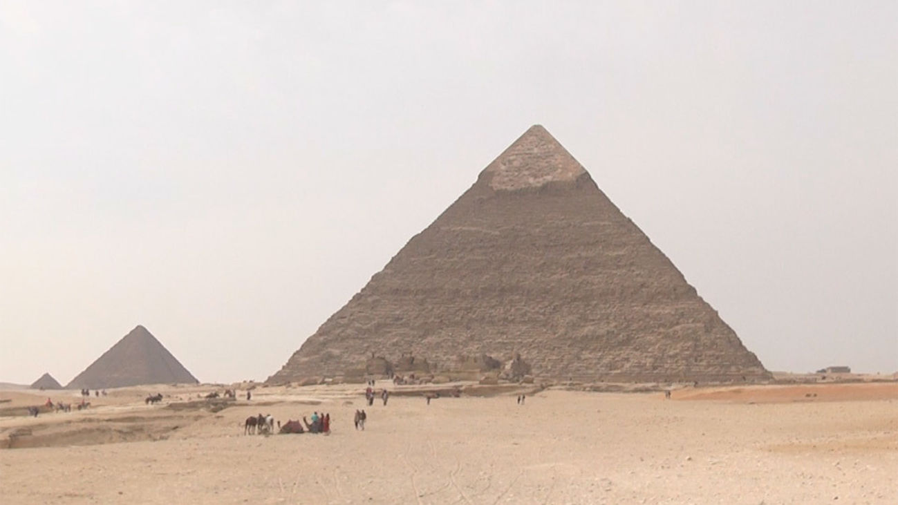 "El 80 % de los tesoros está aguardando a ser descubierto bajo las arenas de Egipto"