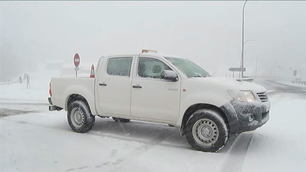 La nieve dificulta la circulación en algunas carreteras de la región