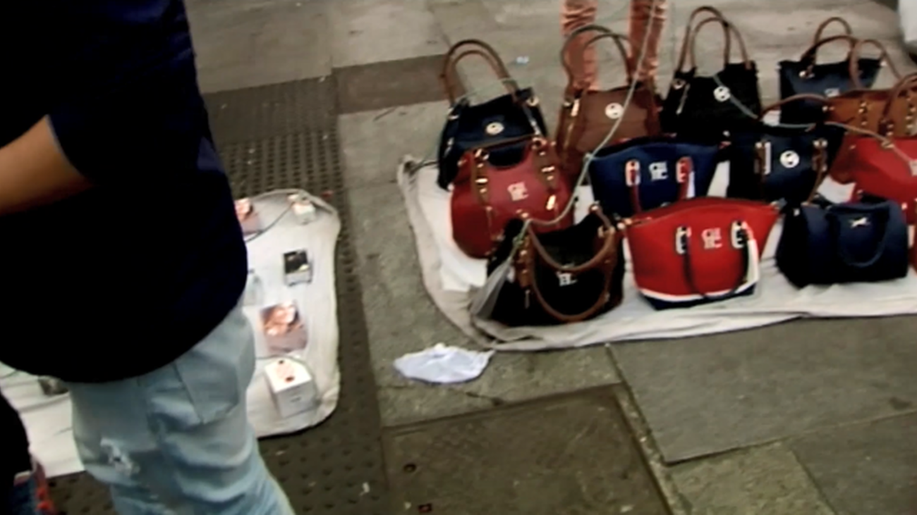 España, el segundo país con más manteros de Europa