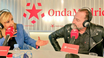 Daniel Albaladejo interpreta a Don Pedro en el clásico "Entre bobos anda el juego"