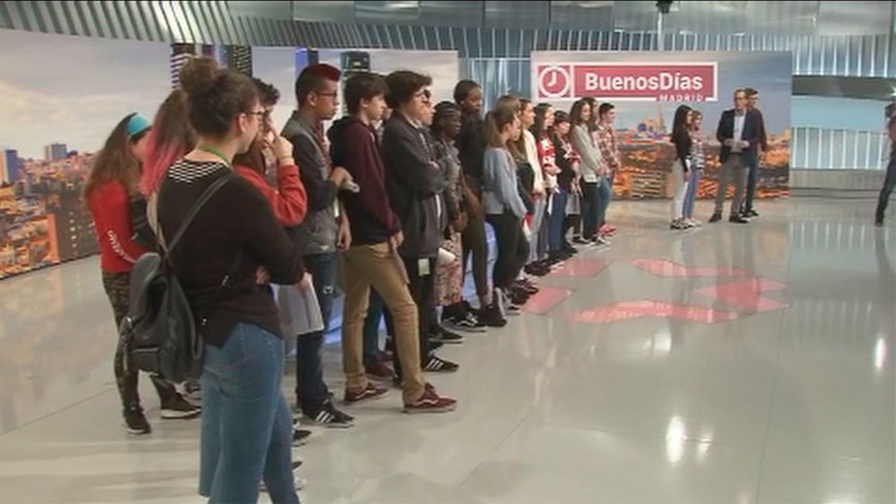 Estudiantes de 4º de la ESO + Empresa visitan Telemadrid