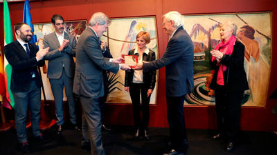Homenaje a la librería Lagun por su compromiso con la cultura y la libertad