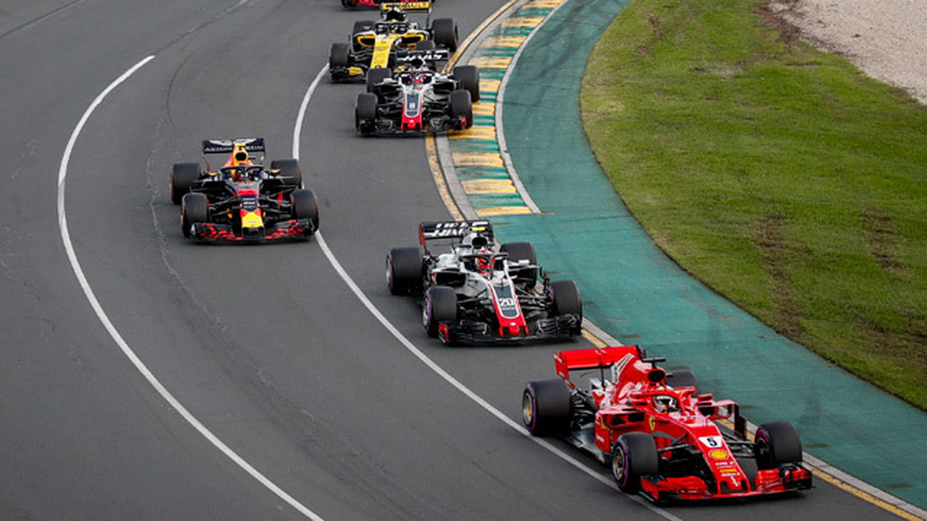 Vettel gana el Gran Premio de Australia por delante de Hamilton