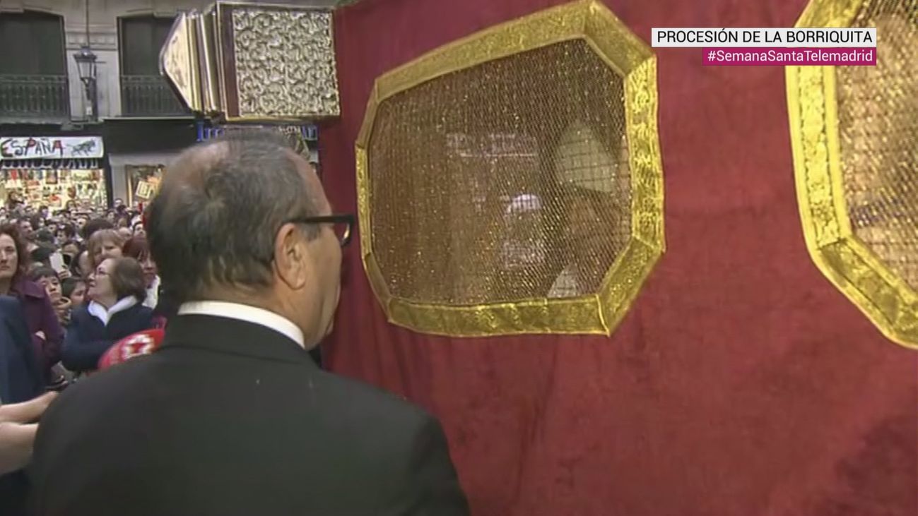 El entusiasmo de los costaleros de "La Borriquita"