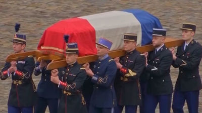 Francia rinde homenaje al gendarme asesinado tras cambiarse por una rehén