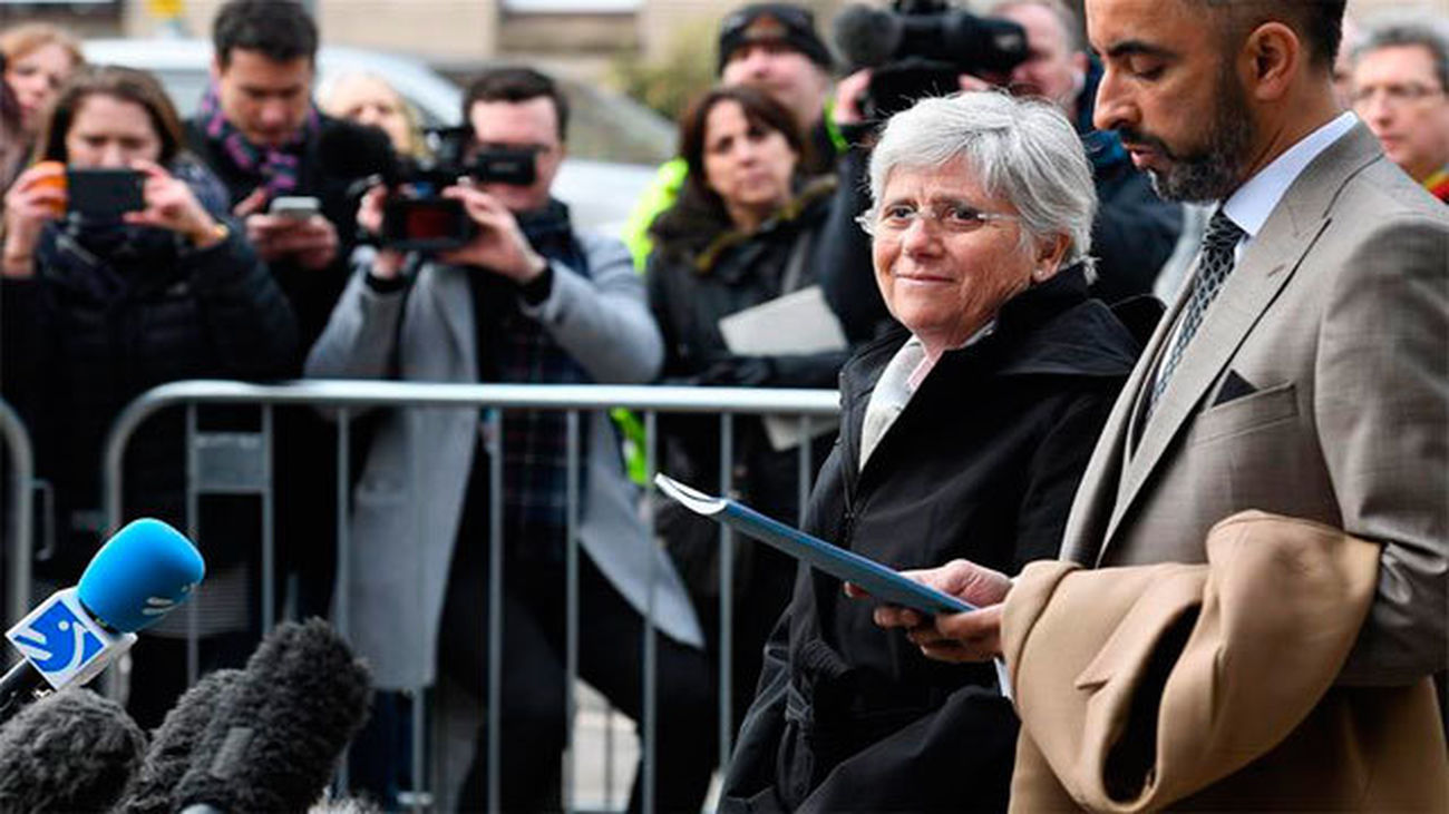 Ponsatí en libertad condicional con medidas cautelares tras entregarse en Escocia