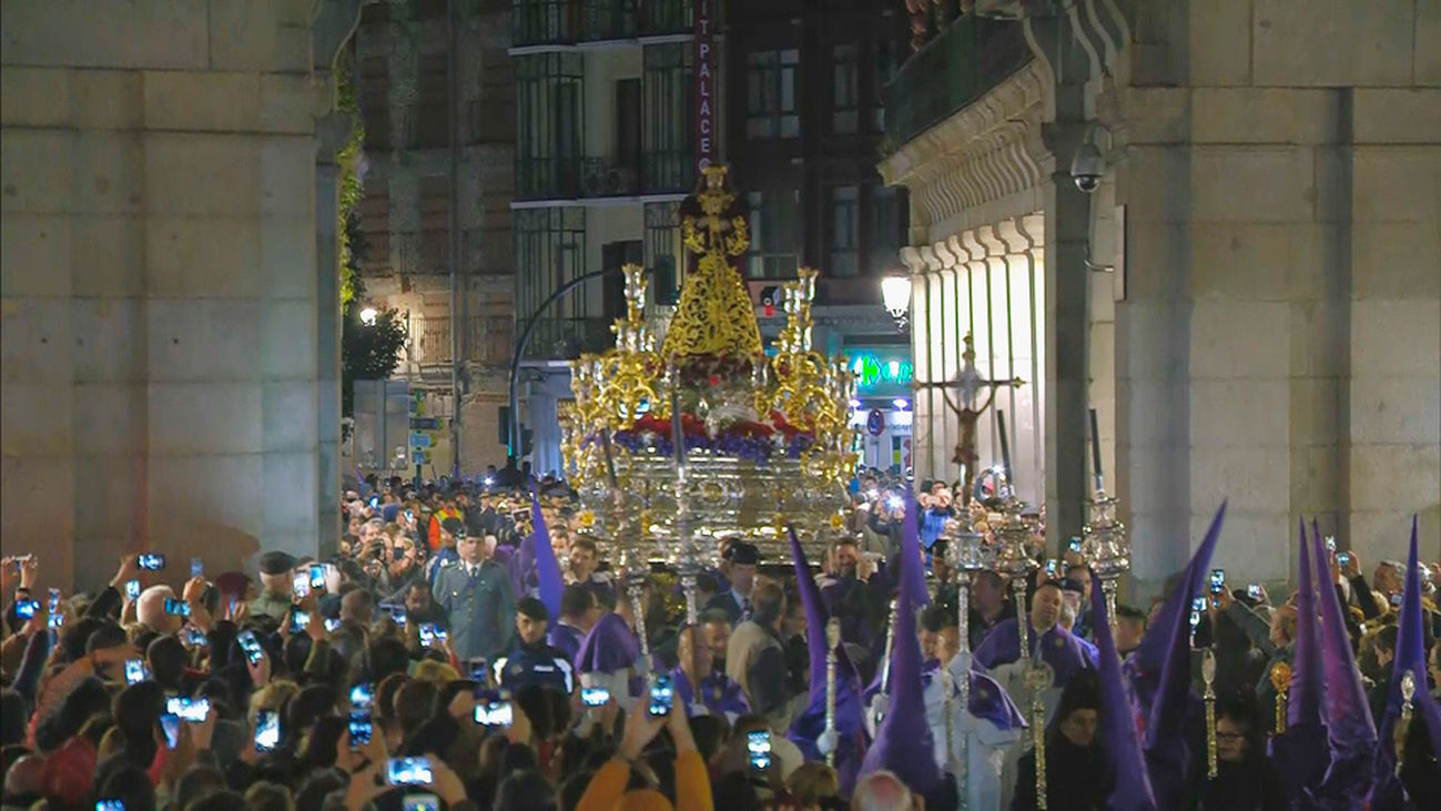 Entrada de Jesús El Pobre en la Plaza Mayor