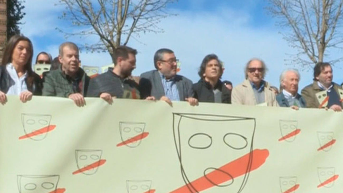 Boadella encabeza manifestación contra nacionalismo en su pueblo de Girona