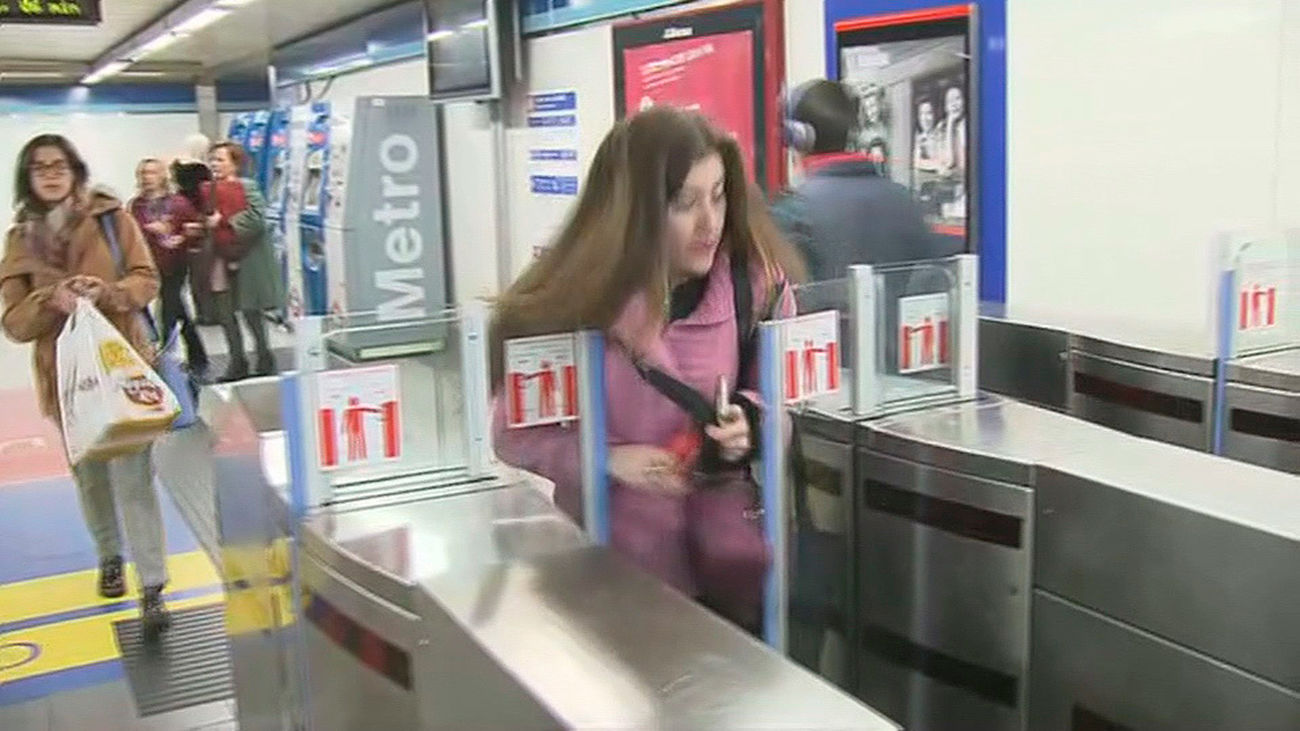 Saltarse el torno en el Metro de Madrid tiene los días contados ¿o no?