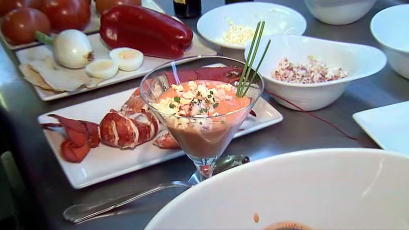 La receta: Gazpacho de fresas con mimosa de bogavante