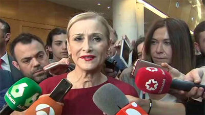 Cifuentes se remite a la Universidad para aclarar las dudas de su máster