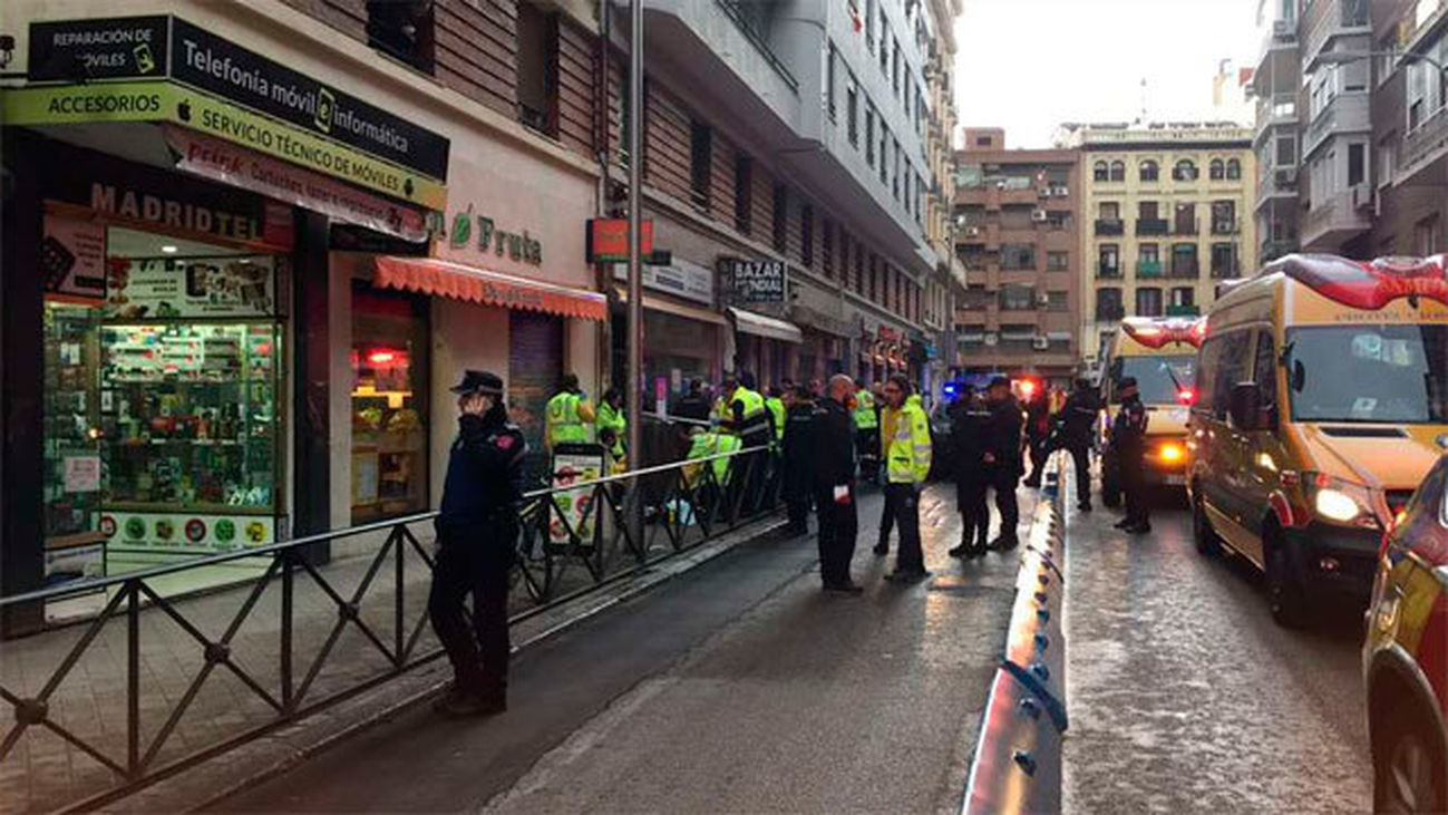 Un hombre muerto por un tiro en la cabeza en la calle Fernando El Católico