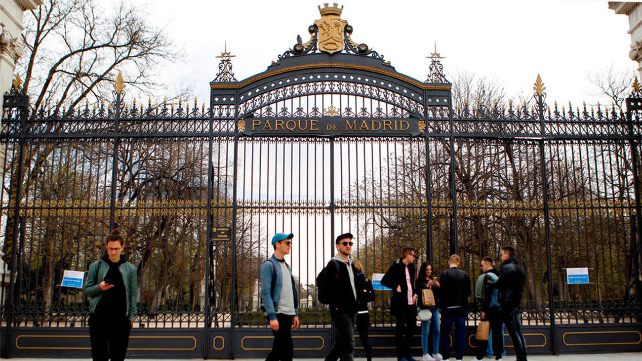 Cierre del Retiro por la caída de árboles