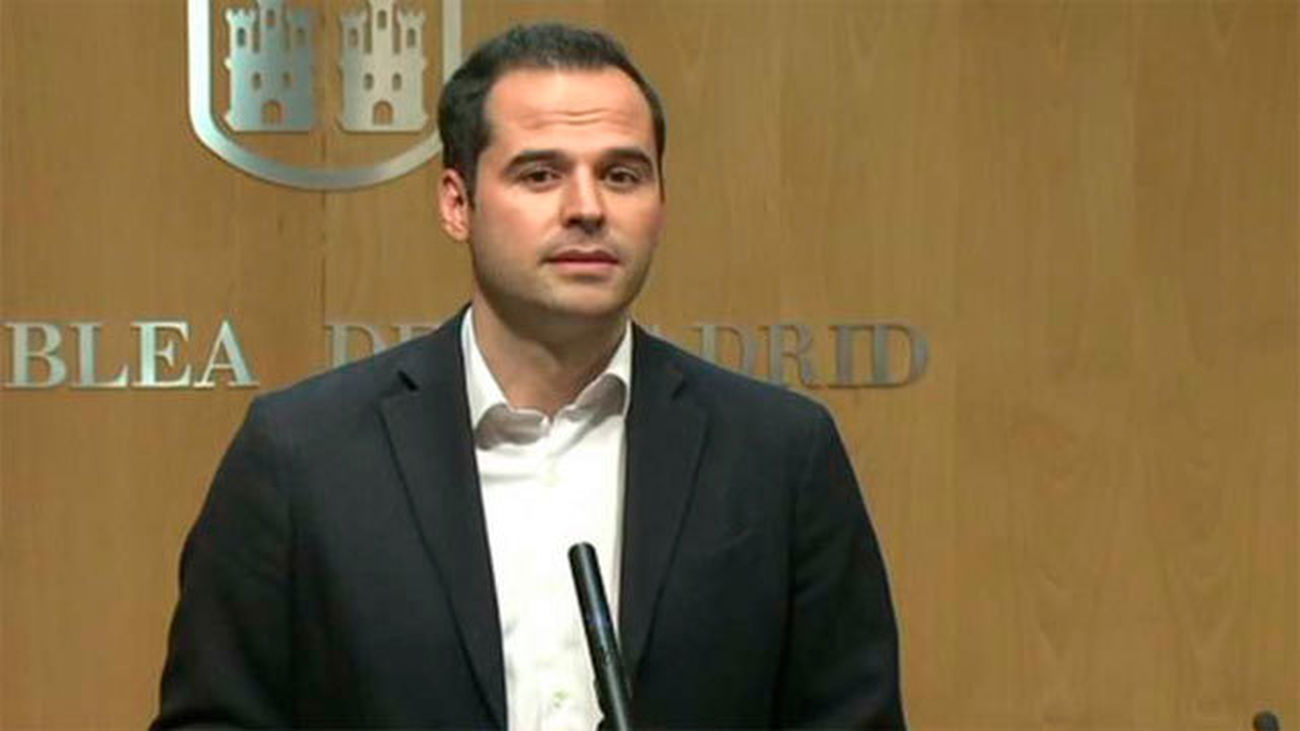 Aguado exige la dimisión de Cifuentes y que el PP presente su candidatura alternativa