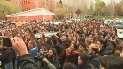 Los estudiantes de la Rey Juan Carlos exigen la dimisión de Cifuentes