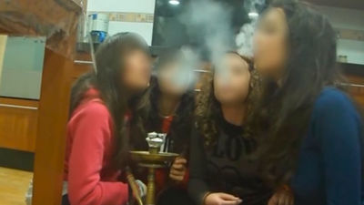 Fumar en cachimba puede ser tan perjudicial como consumir cigarrillos
